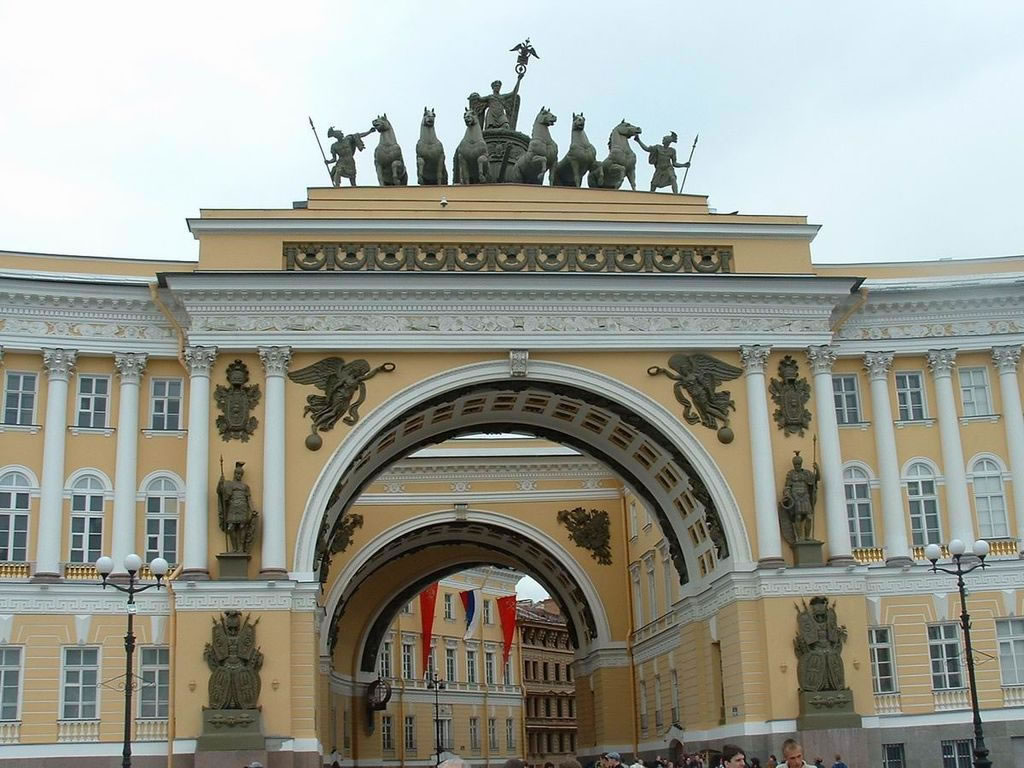 Здание Главного штаба и Триумфальная арка